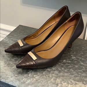 Elegant Coach  Brown Leather Women's Pumps